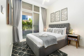 Stunning 1BR on Business Bay Canal